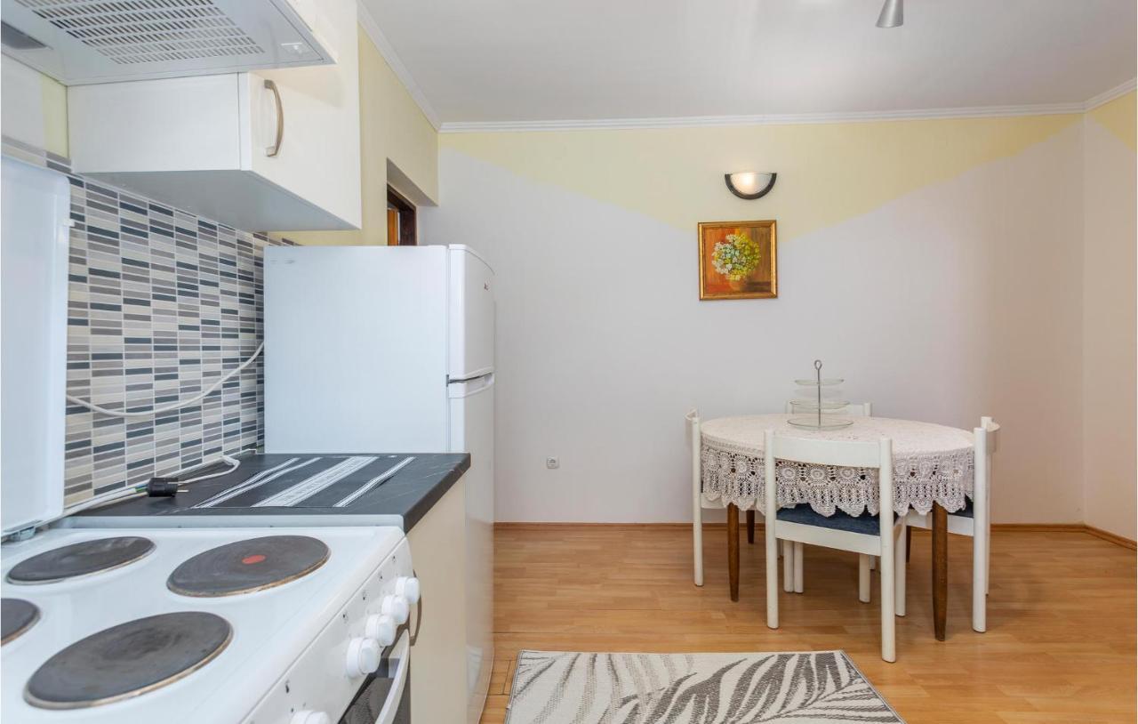 Nice Apartment In Stara Baska 1 With Wifi Eksteriør billede